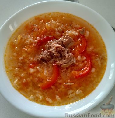 Рисовый суп с консервированным тунцом