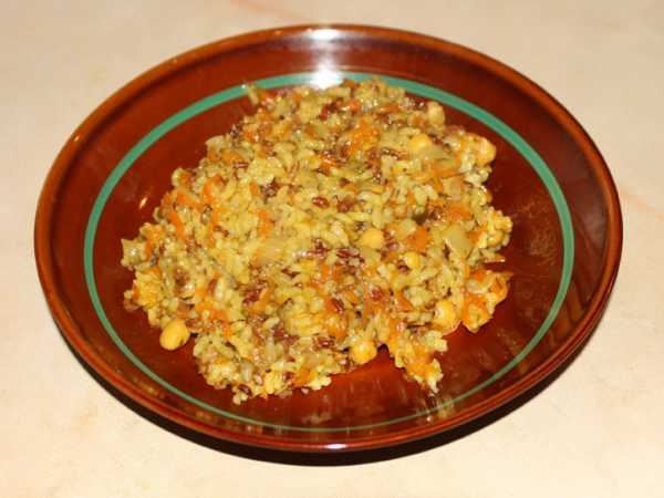 Мсаа (холодная закуска из баклажанов с томатами и нутом)