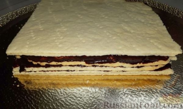 Песочные пирожные с шоколадно-ягодной начинкой